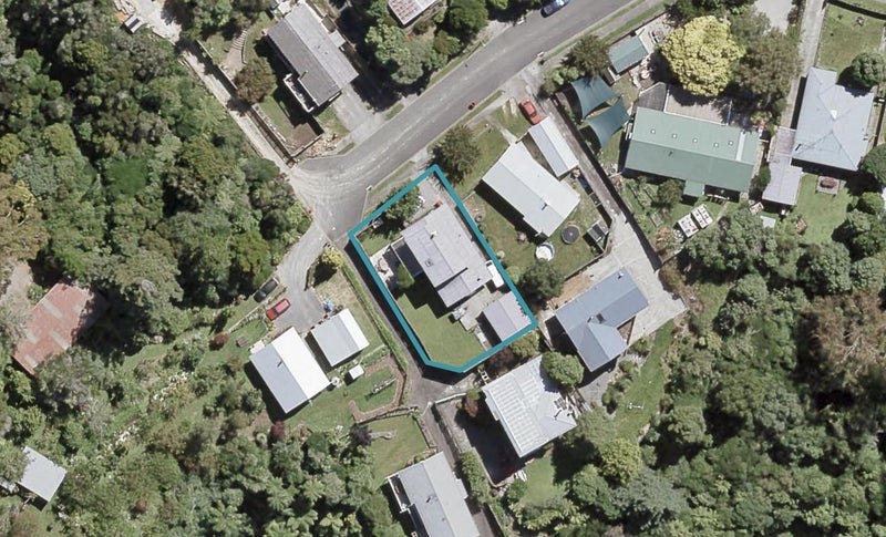 5 Serenity Grove, Maoribank, Upper Hutt - Carousel 1