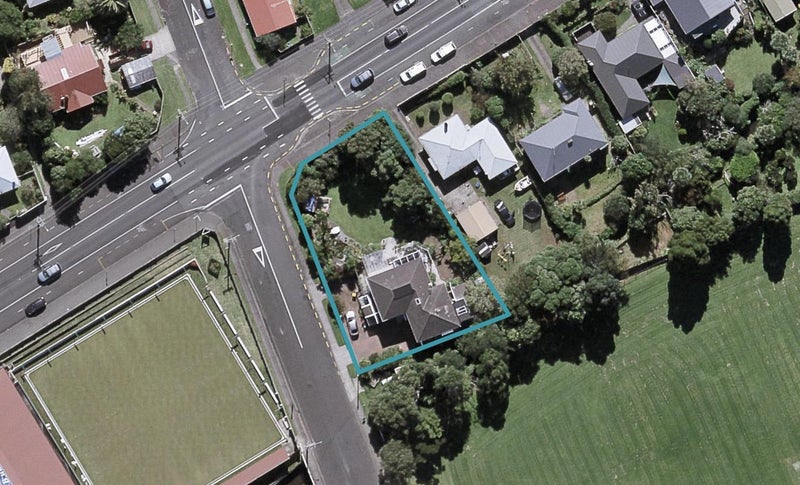 23 Calvert Road, Lynmouth, New Plymouth - Carousel 1