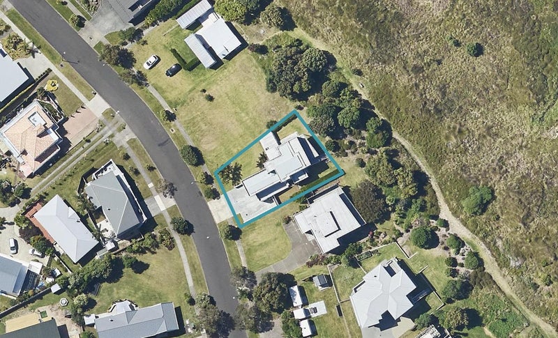 39 Bowentown Boulevard, Bowentown, Waihi Beach - Carousel 1