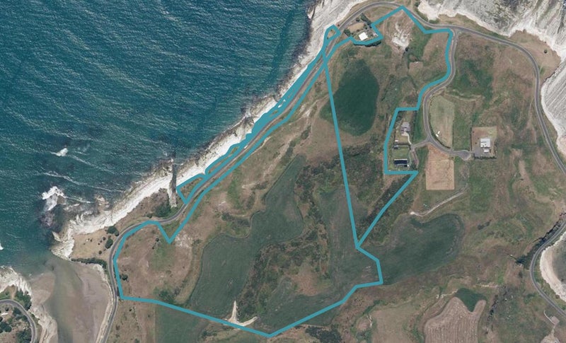 868 Mahia East Coast Road, Māhia - Carousel 1