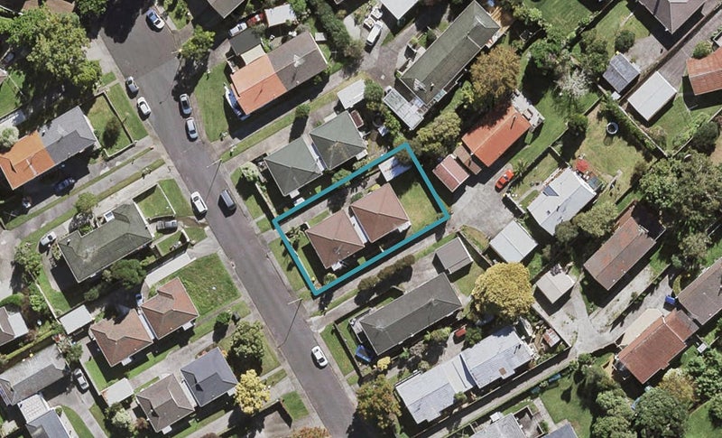 2/19 Mannering Place, Hillcrest, Auckland - Carousel 1