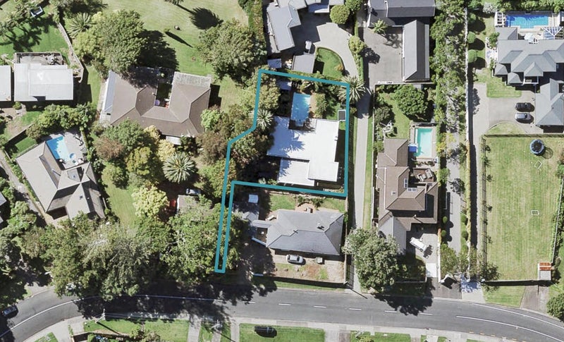 20 Cockle Bay Road, Cockle Bay, Auckland - Carousel 1