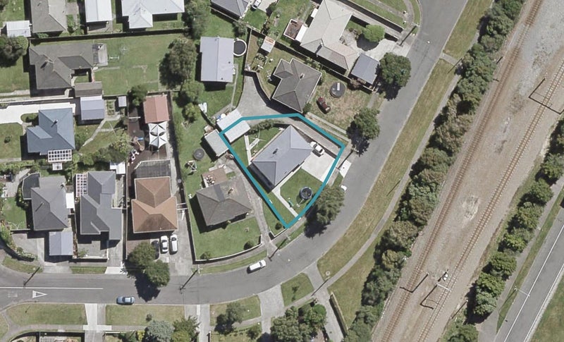 1/7 Waldie Grove, Avalon, Lower Hutt - Carousel 1
