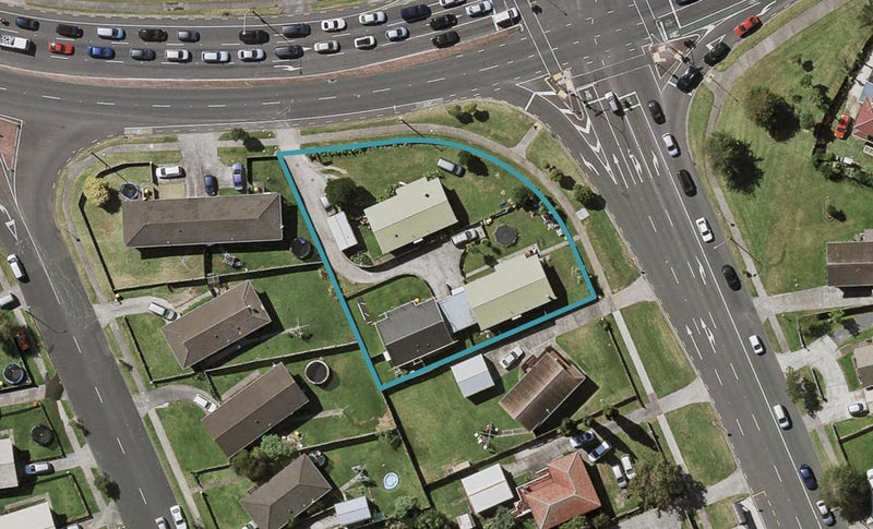 72 Hollyford Drive, Clover Park, Auckland - Carousel 1