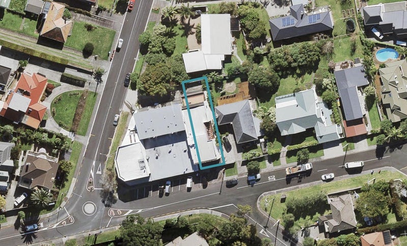 100 Frederick Street, Hillsborough, Auckland - Carousel 1