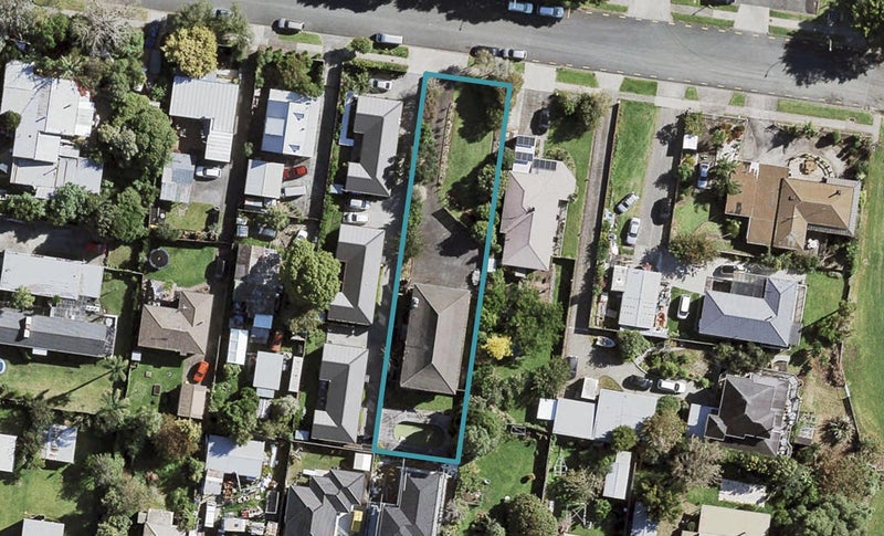 15 Hazards Road, Weymouth, Auckland - Carousel 1