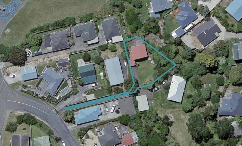 13B Lyndfield Lane, Newlands, Wellington - Carousel 1