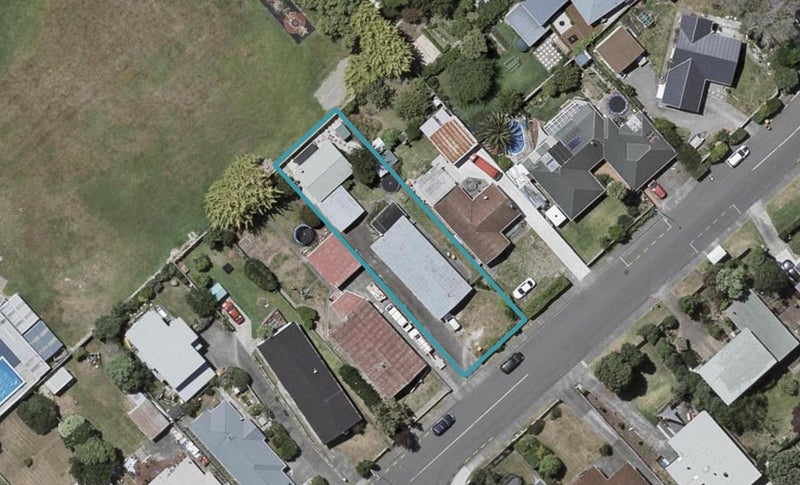 79 Gray Avenue, Paraparaumu Beach, Paraparaumu - Carousel 1