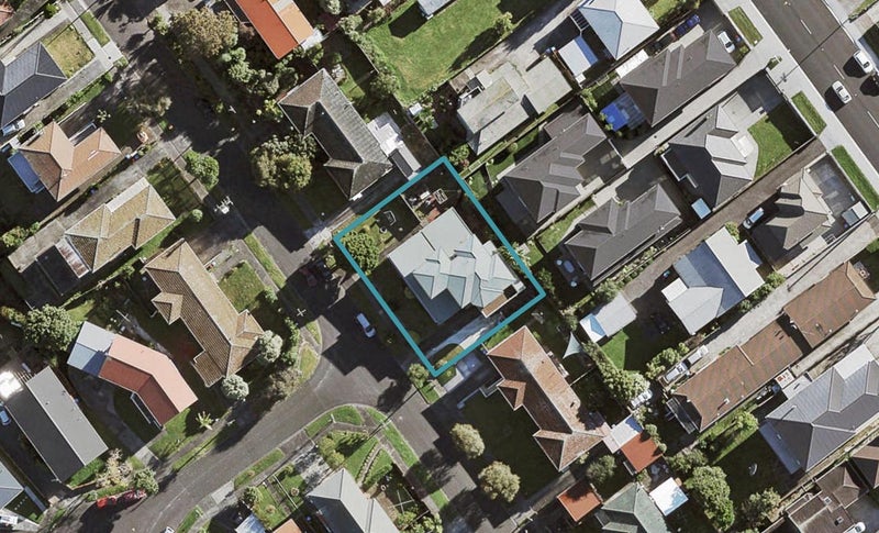 10 Mersey Place, New Windsor, Auckland - Carousel 1