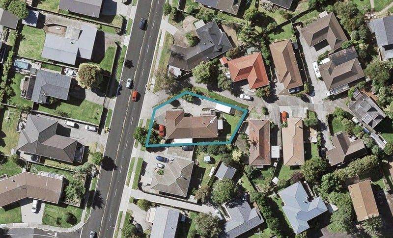 2/21 Glenmore Road, Sunnyhills, Auckland - Carousel 1