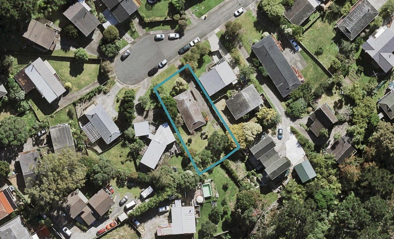 12 Glenvale Place, Totara Vale, Auckland - Carousel 1