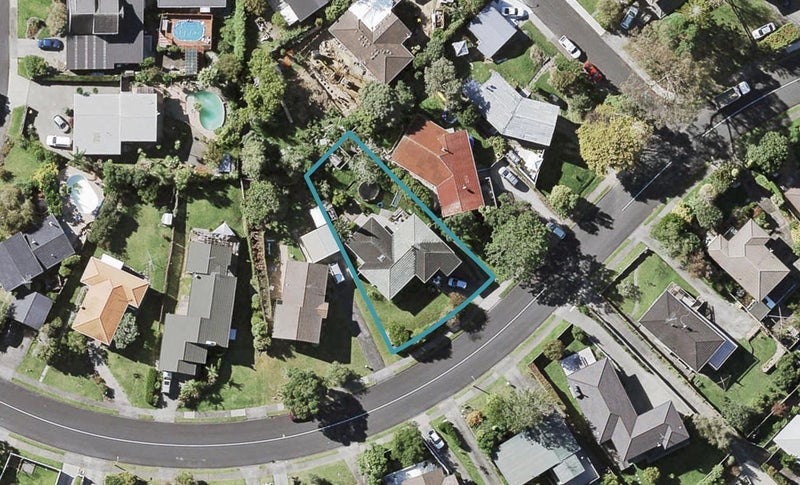 52 Advene Road, Cockle Bay, Auckland - Carousel 1