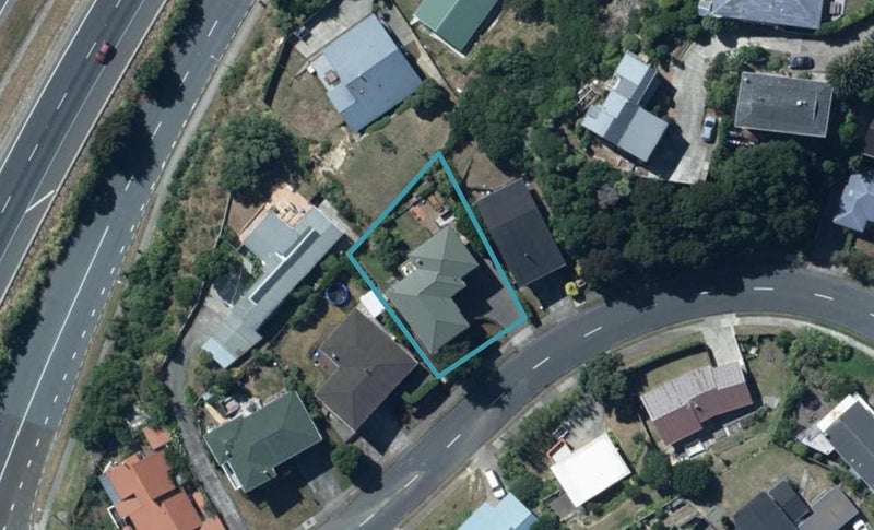 12 Brora Crescent, Papakowhai, Porirua - Carousel 1