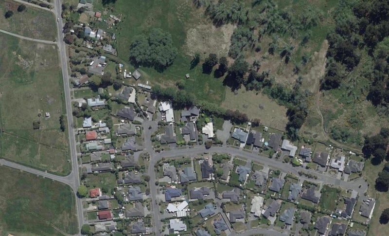 21 Hemingway Place, Spencerville, Christchurch - Carousel 1