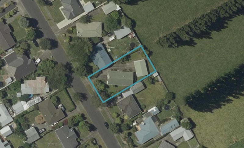 47 Ruamahanga Crescent, Terrace End, Palmerston North - Carousel 1