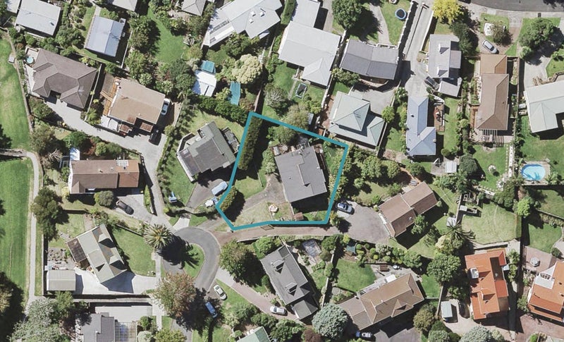 28 Orinda Close, Botany Downs, Auckland - Carousel 1
