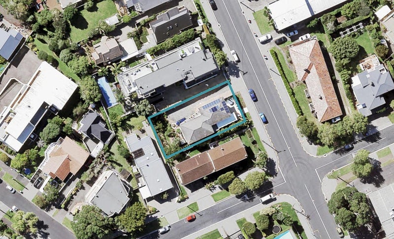 77 St Heliers Road, ST HELIERS, AUCKLAND - Carousel 1