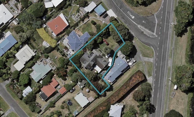 32 Heperi Street, Waikanae Beach, Waikanae - Carousel 1