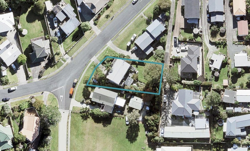 3 Berdinner Road, Stanmore Bay, Whangaparaoa - Carousel 1