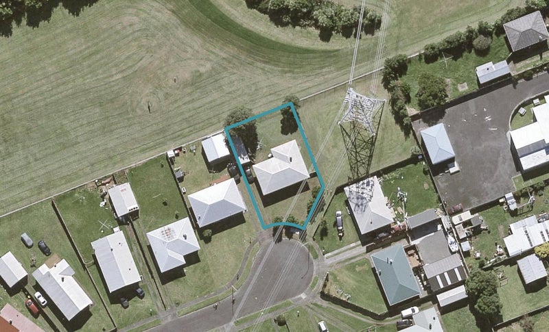 15 Tohora Place, Spotswood, New Plymouth - Carousel 1