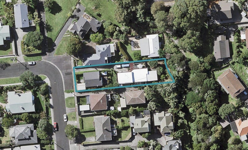 2/27 Hanlon Crescent, Narrow Neck, Auckland - Carousel 1