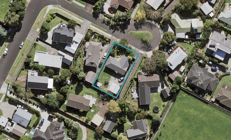 5 Nadine Place, Mangere Bridge, Auckland - Carousel 1