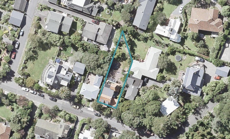 19 Moana Road, Days Bay, Lower Hutt - Carousel 1