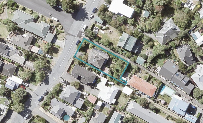 27 Pukatea Street, Eastbourne, Lower Hutt - Carousel 1