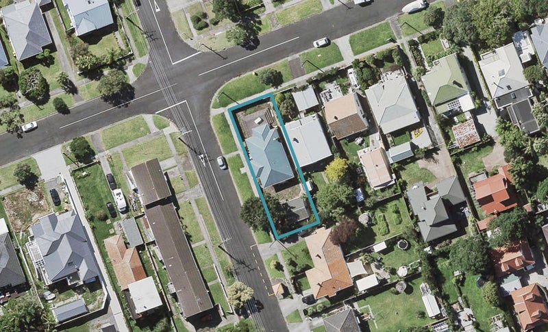 37 ARAMOANA AVE - Carousel 1