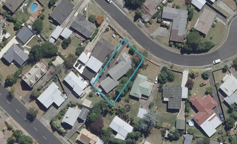 10 Ridgeway Place, Glenview, Hamilton - Carousel 1