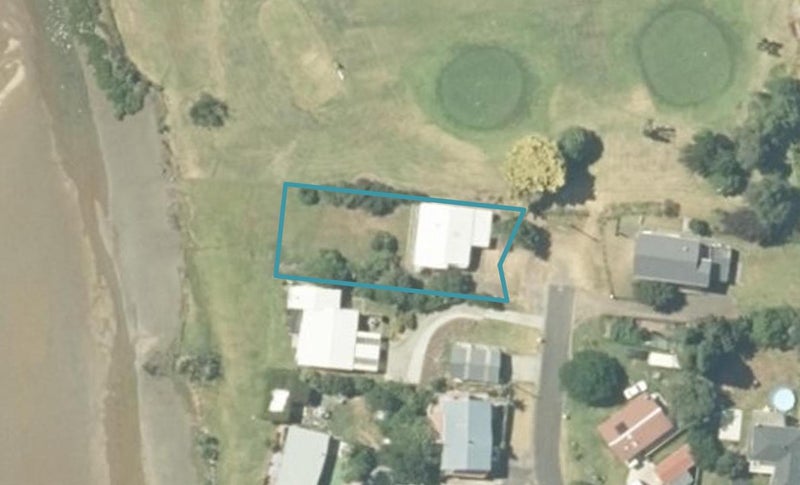 26 Daphne Road, Tairua, Tairua - Carousel 1