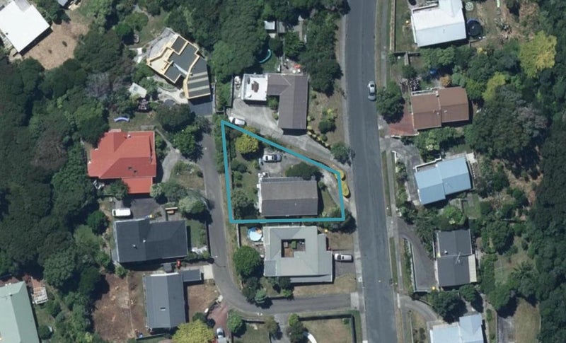 76 Leeward Drive, Whitby, Porirua - Carousel 1