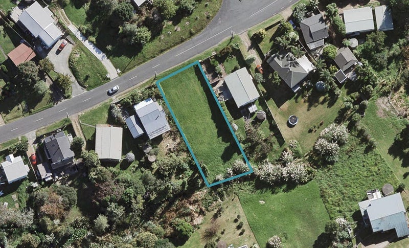 32 Hamilton Road, Surfdale, Waiheke Island - Carousel 1