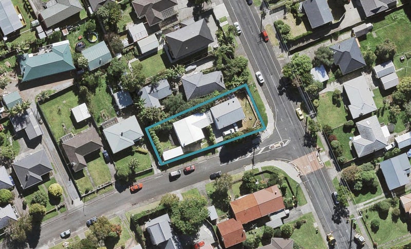 1/24 Flanshaw Road, Te Atatu South, Auckland - Carousel 1