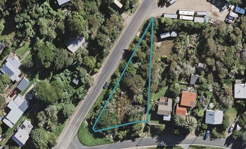 41 Hamilton Road, Surfdale, Waiheke Island - Carousel 1