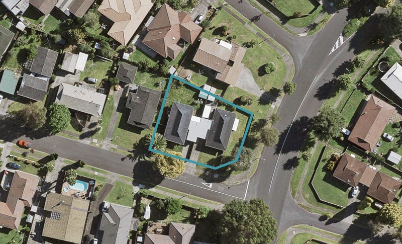 1/1 Glengowan Place, Conifer Grove, Takanini - Carousel 1