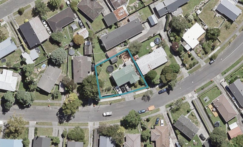 39 Larchmont Grove, Totara Park, Upper Hutt - Carousel 1