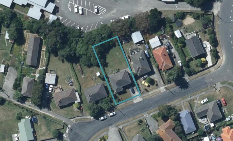 8 Jackson Terrace, Ranui, Porirua - Carousel 1
