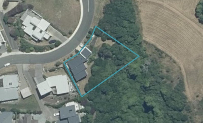 4 Heemskerck Place, Britannia Heights, Nelson - Carousel 1