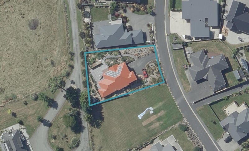 20 Reeves Street, Green Island, Dunedin - Carousel 1
