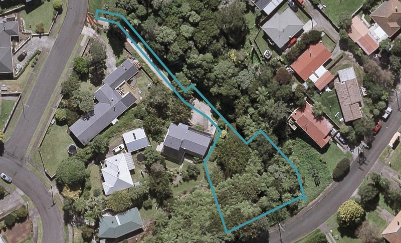 4B Marina Grove, Frankleigh Park, New Plymouth - Carousel 1