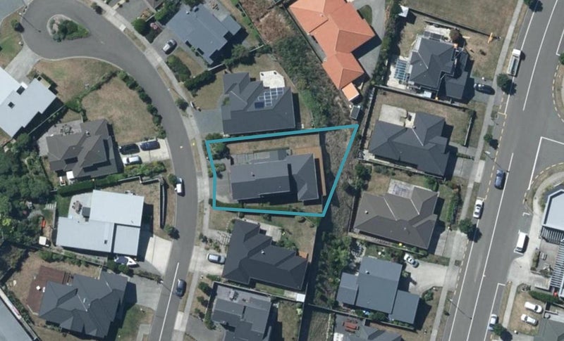6 Aoraki Rise, Aotea, Porirua - Carousel 1
