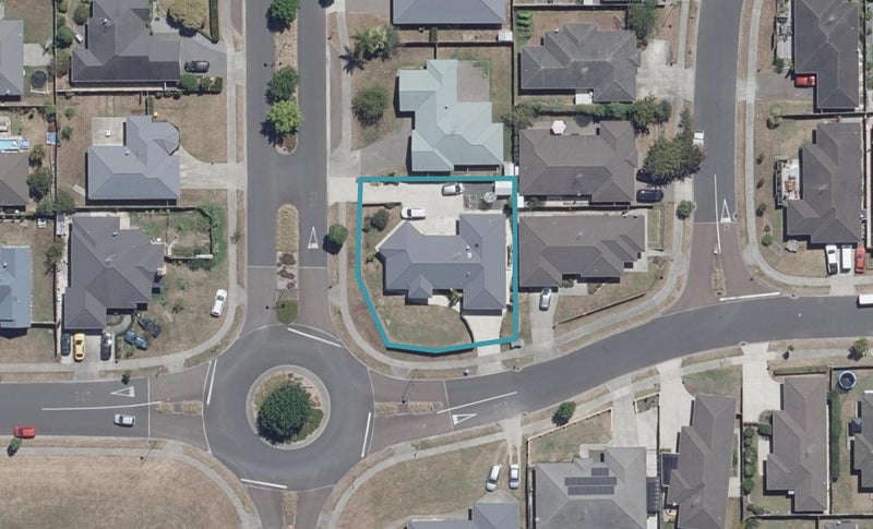 1 Saint Johns Avenue, Hamilton East, Hamilton - Carousel 1