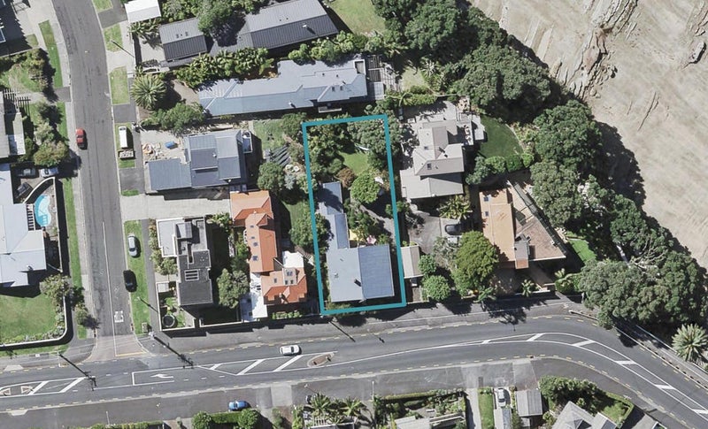 6 Old Lake Road, Narrow Neck, Auckland - Carousel 1