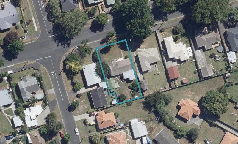 24 Wilson Street, Hamilton East, Hamilton - Carousel 1