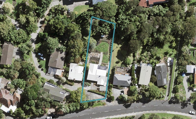 197 Godley Road, Titirangi, Auckland - Carousel 1