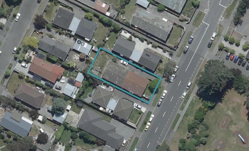 2/217 Queenspark Drive, Parklands, Christchurch - Carousel 1