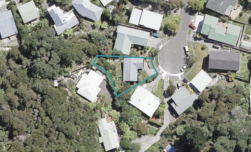 9 Volkner Grove, Waterloo, Lower Hutt - Carousel 1