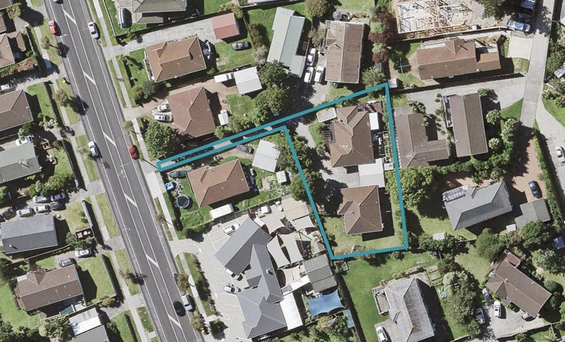1/116 Aviemore Drive, Highland Park, Auckland - Carousel 1