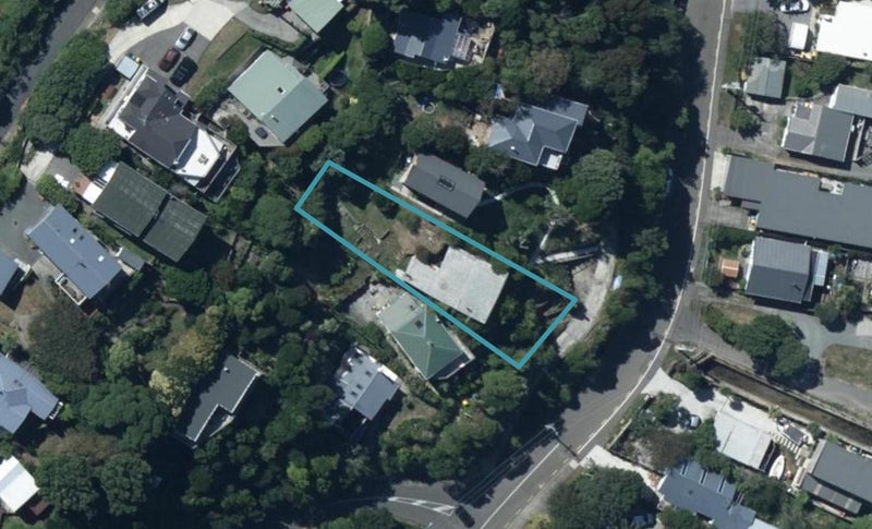 11 Airlie Road, Plimmerton, Porirua - Carousel 1
